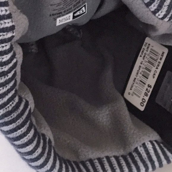 NFL Football, Rams New Era Knit Hat, Logo, Pom Pom. Adult, Unisex. Team, Sports - Picture 6 of 6